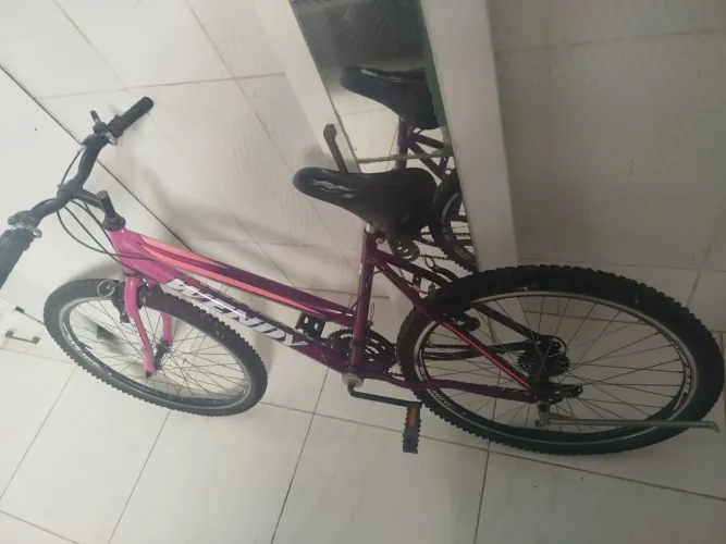 Vendo bike conservada semi nova 