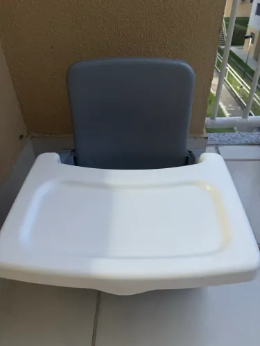 Cadeirinha de alimentação portátil