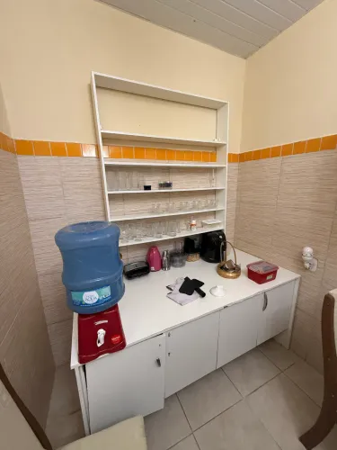 Mesa com armário pra cozinha