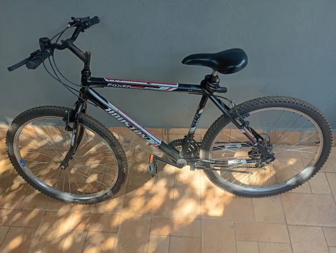 Bicicleta aro 26 ,ela vai com dois pneu zero!!!!