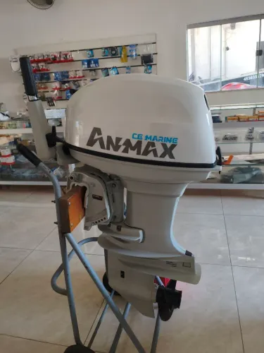 Motor de popa anmax 40 hp machê partida elétrica.