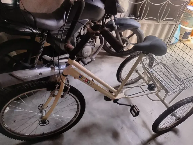 Vendo bicicleta triciclo novo