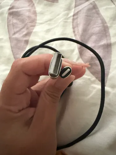 Cabo de iphone seminovo em bom estado