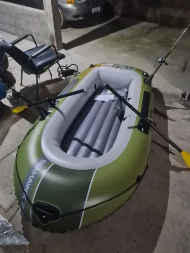 Bote inflavel para pesca