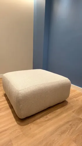 Puff Grande Estofado cinza Novo