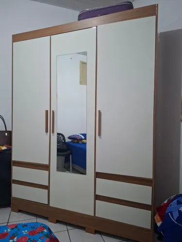 Guarda-Roupa 3 portas com espelho