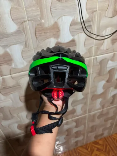 Vendo capacete de ciclismo