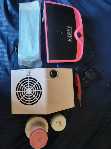 Vende-se kit de alongamento de unhas completo. 