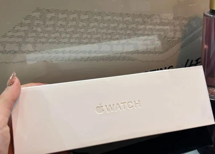 Apple Watch Series 11 - 42mm (Rosé) LACRADO