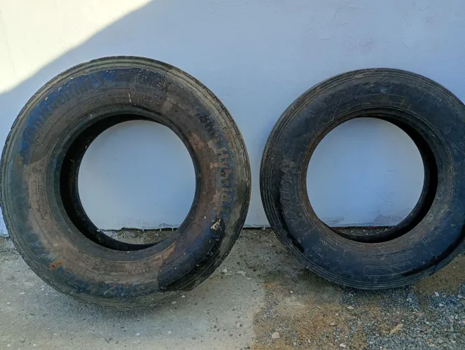 5 PNEUS de CAMINHÃO 