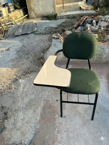 Cadeira para escola, cursos, igreja.
