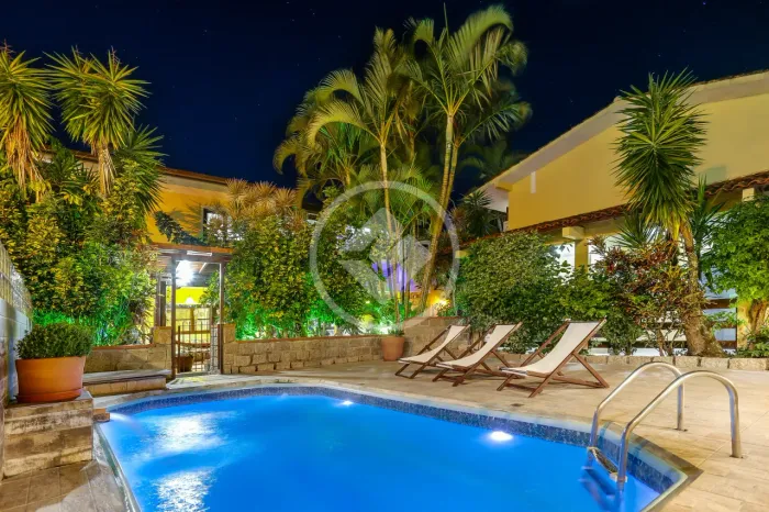 HOTEL / MOTEL / POUSADA - Cachoeira do Bom Jesus - JP-364892