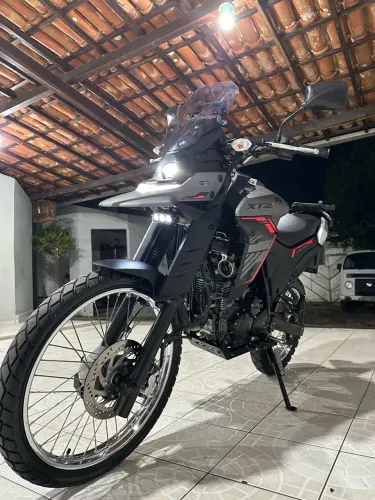 Yamaha XTZ 250 Lander Connected 2025