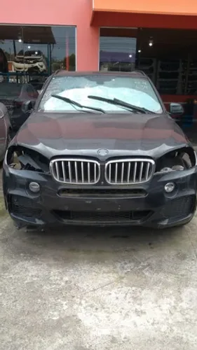Sucata BMW X5 XDRIVE 50I V8 GASOLINA 2014 disponível para retirada de peças.