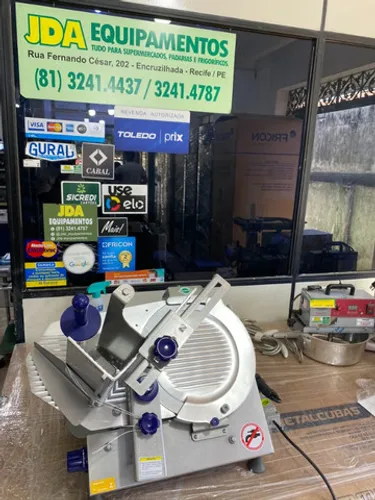 Cortador de frios / laminador de frios e embutidos- Automático axt-30i marca Gural