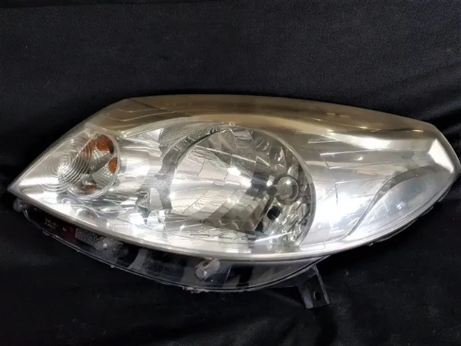Farol Sandero 2012/2014 Mascara negra.