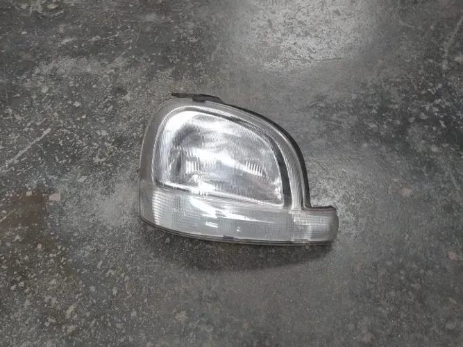 Farol Kangoo 2000 ate 2008