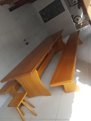 Mesa com 2 bancos madeira tatajuba