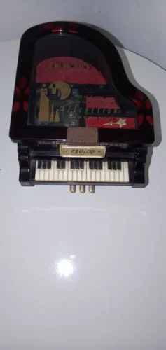 Caixinha de Musica/ Porta joias representando piano ( vintage) Piu Mosso ( Usado).