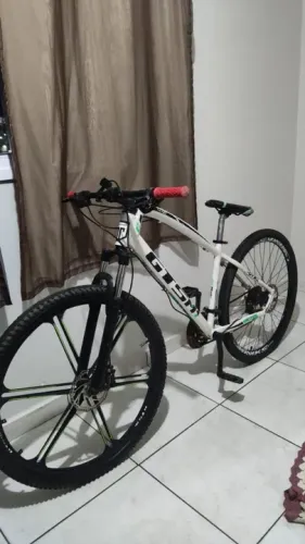 Bicicleta GT Mountain Bike Aro 29- Tamanho M
