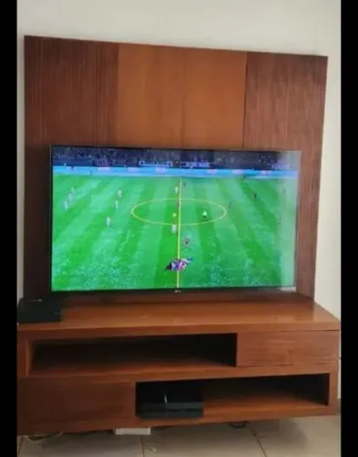 Painel e rack madeira maciça