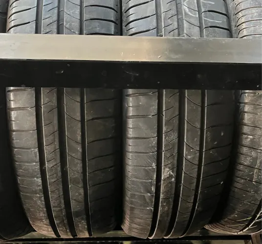 Jogo de pneus 15 Polo , Versa , Logan 185/65 R15 Michelin semi novos 