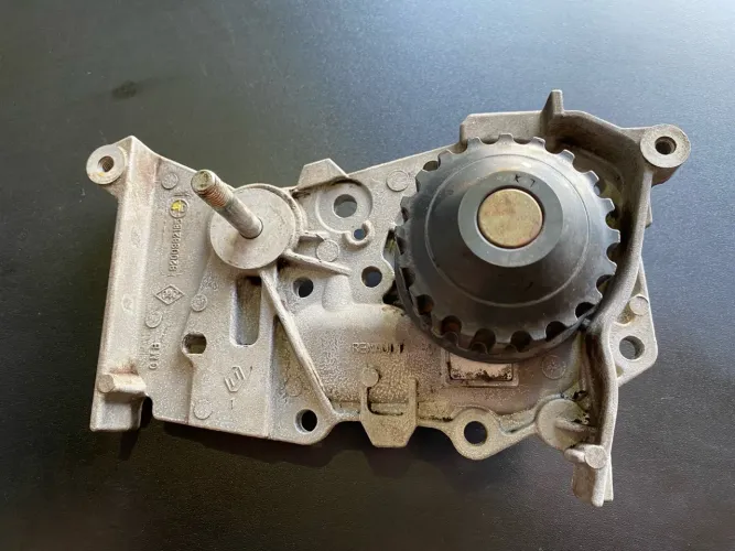 Bomba De Água Renault Sandero Logan 1.6 8v 2014 A 2017 Original
