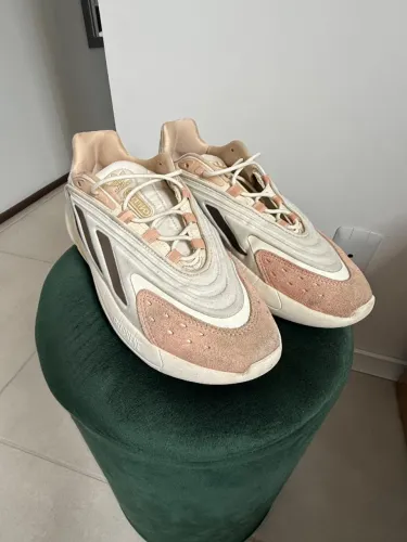 Tênis adidas ozelia