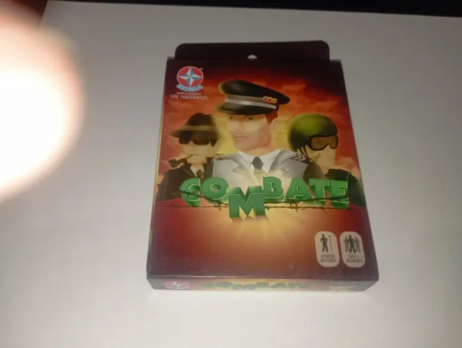 Jogo de cartas combate