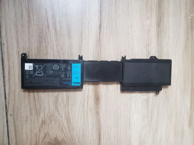 Bateria para notebook Dell, bem conservada