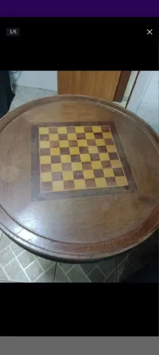 Mesa carteado Redonda com Tabuleiro de Xadrez