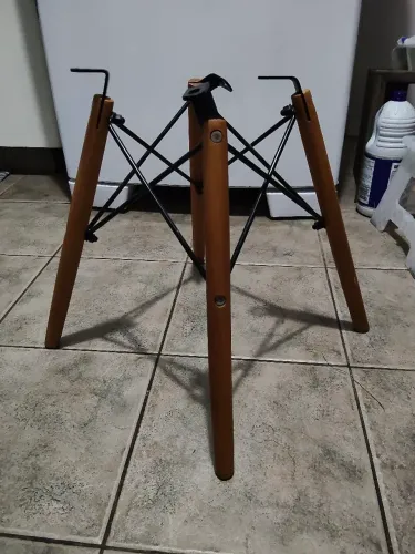 Palitos madeira e base metal para cadeira 