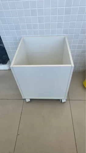 Baú para brinquedos infantil com rodízio