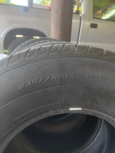 Pneus usados tipo semi novos