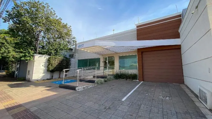 Sala comercial para profissionais da saúde em clínica no bairro Santa Fé