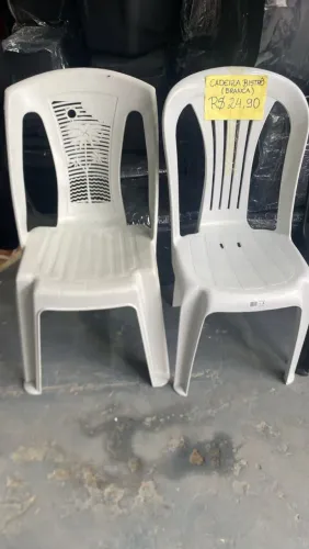 Cadeiras de plastico
