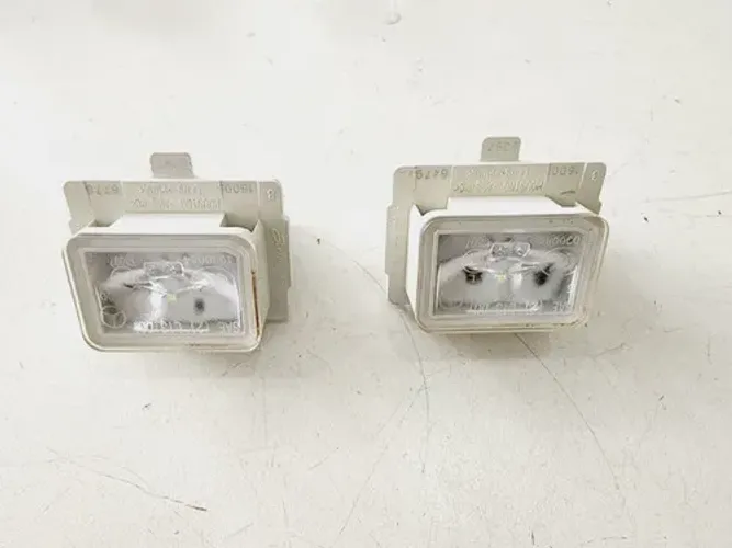 Par De Luzes De Placa Mercedes-benz C200 2017 9212