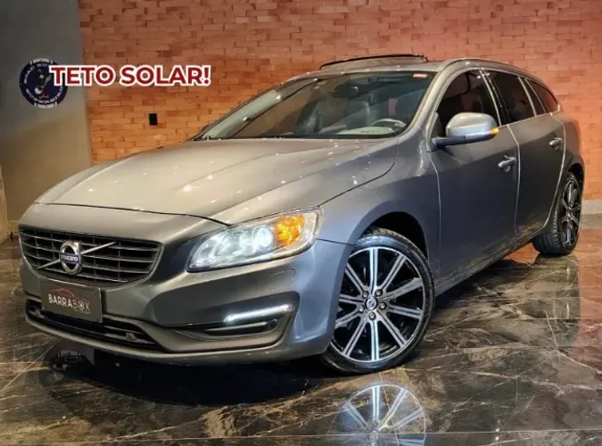 Volvo V60 2.0 T4 Momentum - 2018 - Teto solar ! Baixa km!