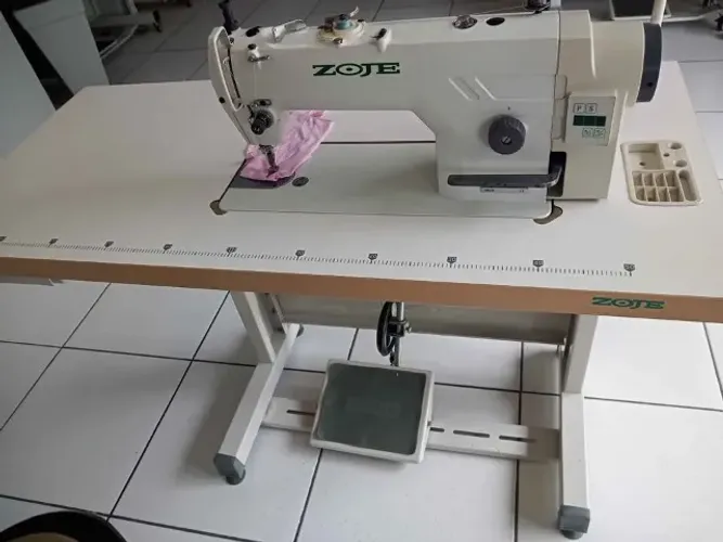Máquina de costura Reta Simples Direct Drive sem corte de linha