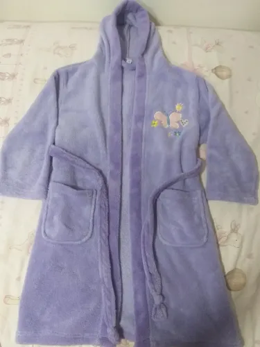 Roupão em fleece tamanho g - veste 6 ate 10 anos