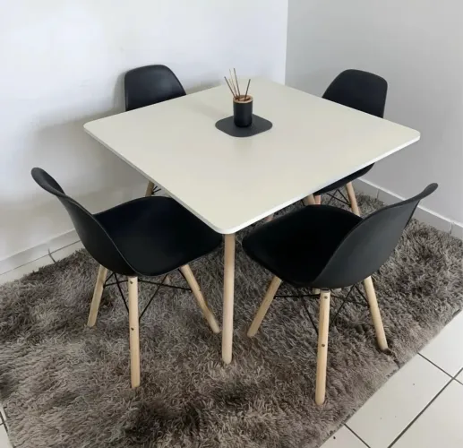 Conjunto Mesa com 4 cadeiras, Entrega e monta no mesmo dia!