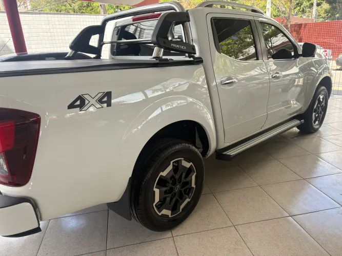 Nissan Frontier Plati. CD 2.3 Bi-TB Dies.aut. 2024