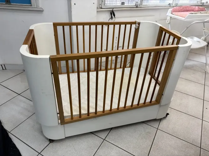 Berço infantil vira cama
