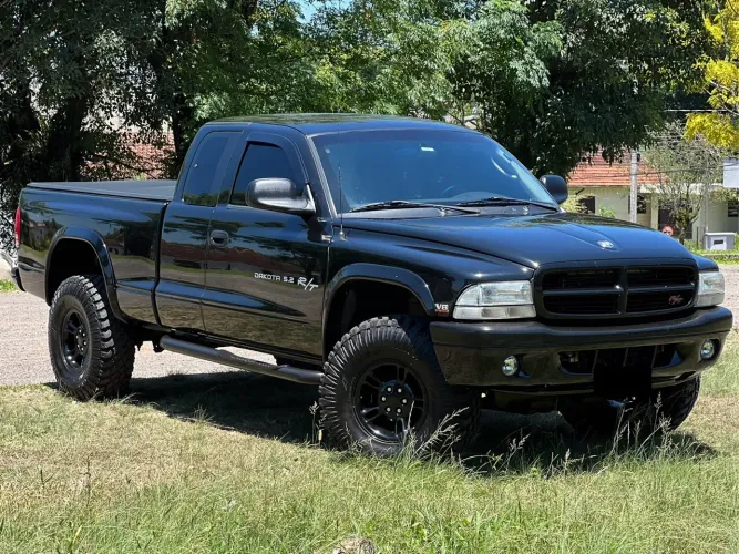 DODGE DAKOTA R/T 5.2 V8 CABINE ESTENDIDA 6 LUGARES AUTOMÁTICA