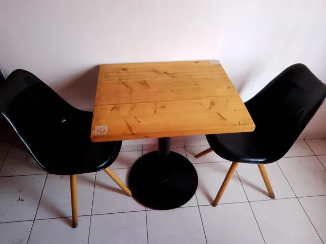 Desapego Mesa bar lanchonete + 2 cadeiras eames 350
