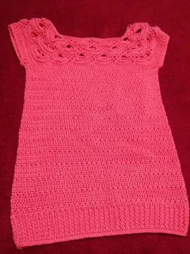 Blusa  de crochê rosa artesanal