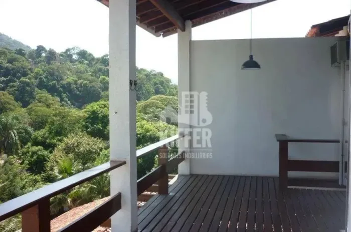 Casa com 5 Quartos, Piscina, Sauna e Anexo Independente em Itaipu
