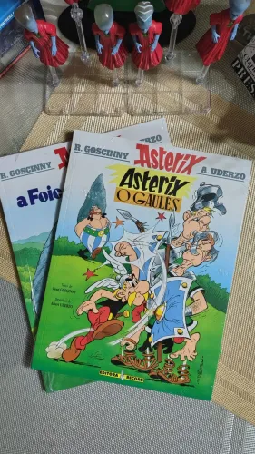 COLEÇÃO ASTERIX VOLUMES 1 & 2 O GAULES E A FOICE DE OURO