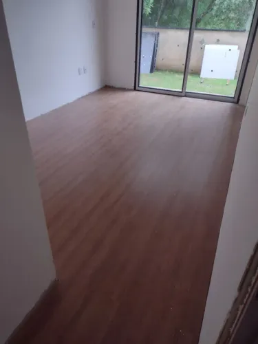 Forro modular/ pisos Laminado  +Divisórias/