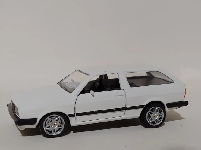 Miniatura clássicos nacionais Parati 1/43